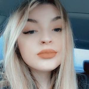 Meet your Posher, Caitlin